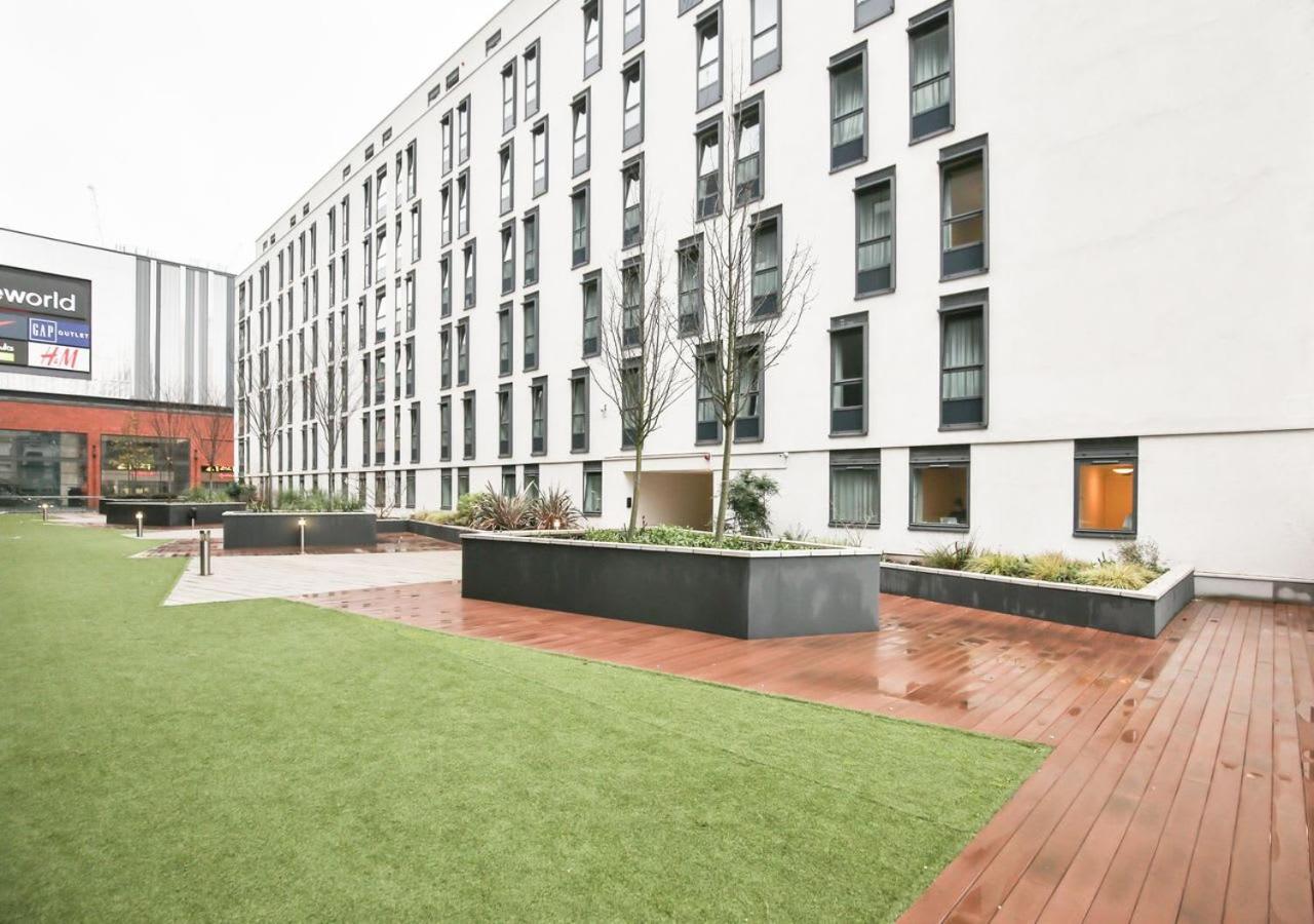 Sterling Court In Wembley Londra Dış mekan fotoğraf