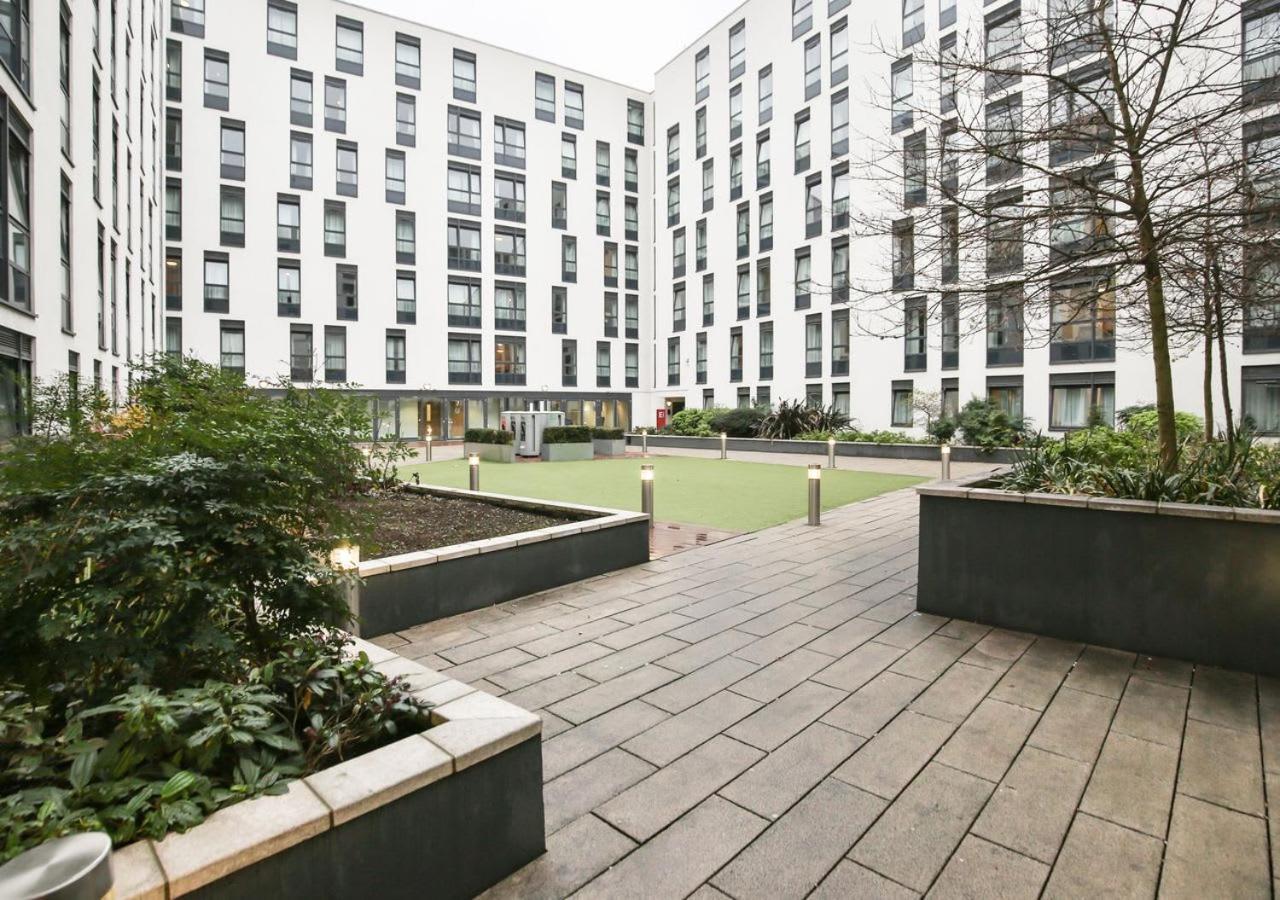 Sterling Court In Wembley Londra Dış mekan fotoğraf